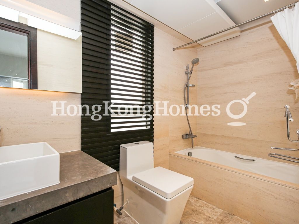 Master Bathroom — The Redhill Peninsula - Block 03, Tai Tam