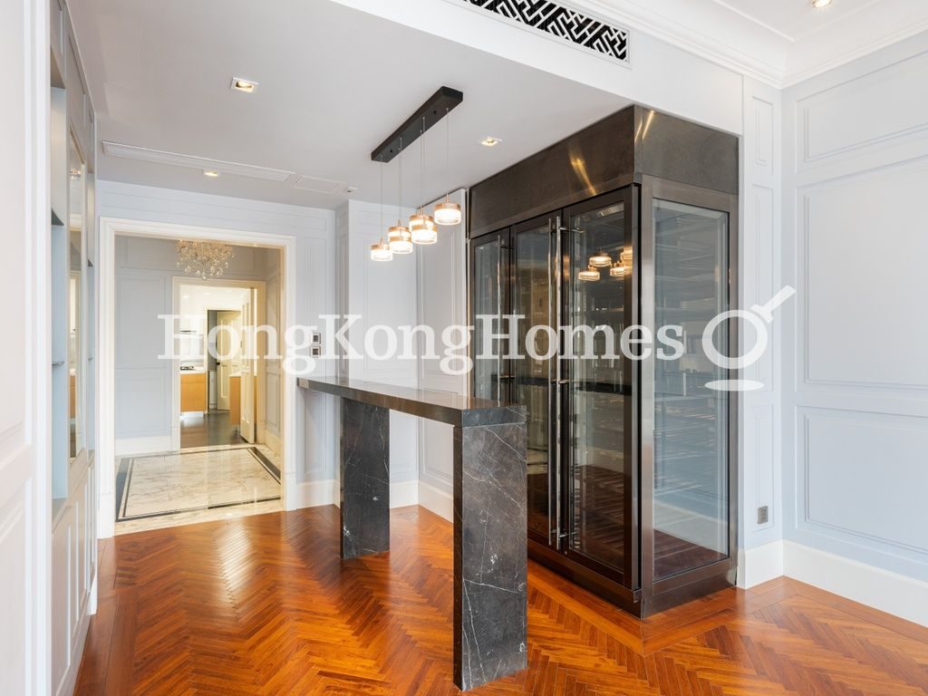 Wine Bar with cabinet in Living Room — Village Terrace, 35-41, Happy Valley