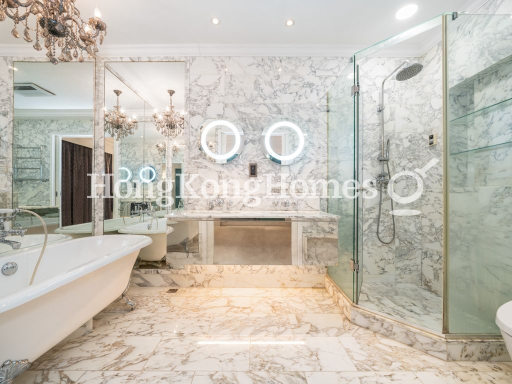 Master Bathroom — Village Terrace, 35-41, Happy Valley