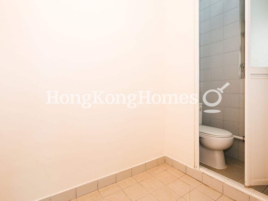 Maid's Room — Island Crest - Tower 2, Sai Ying Pun
