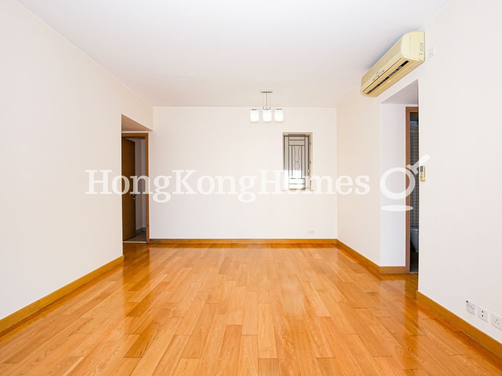 Living and Dining Room — Island Crest - Tower 2, Sai Ying Pun