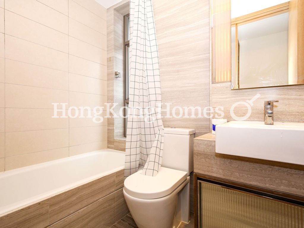 Guest Bathroom — Island Crest - Tower 2, Sai Ying Pun