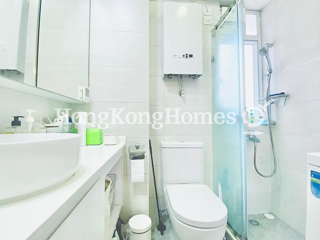 Bathroom — Nam Hung Mansion - Block A, Western / Kennedy Town