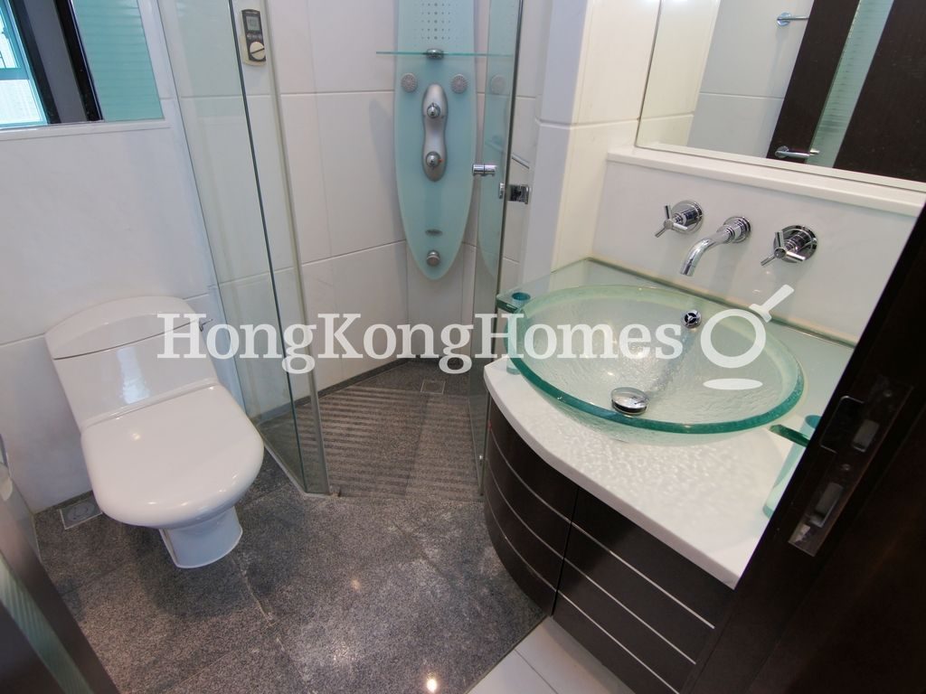 Guest Bathroom — The Harbourside - Tower 1, Tsim Sha Tsui