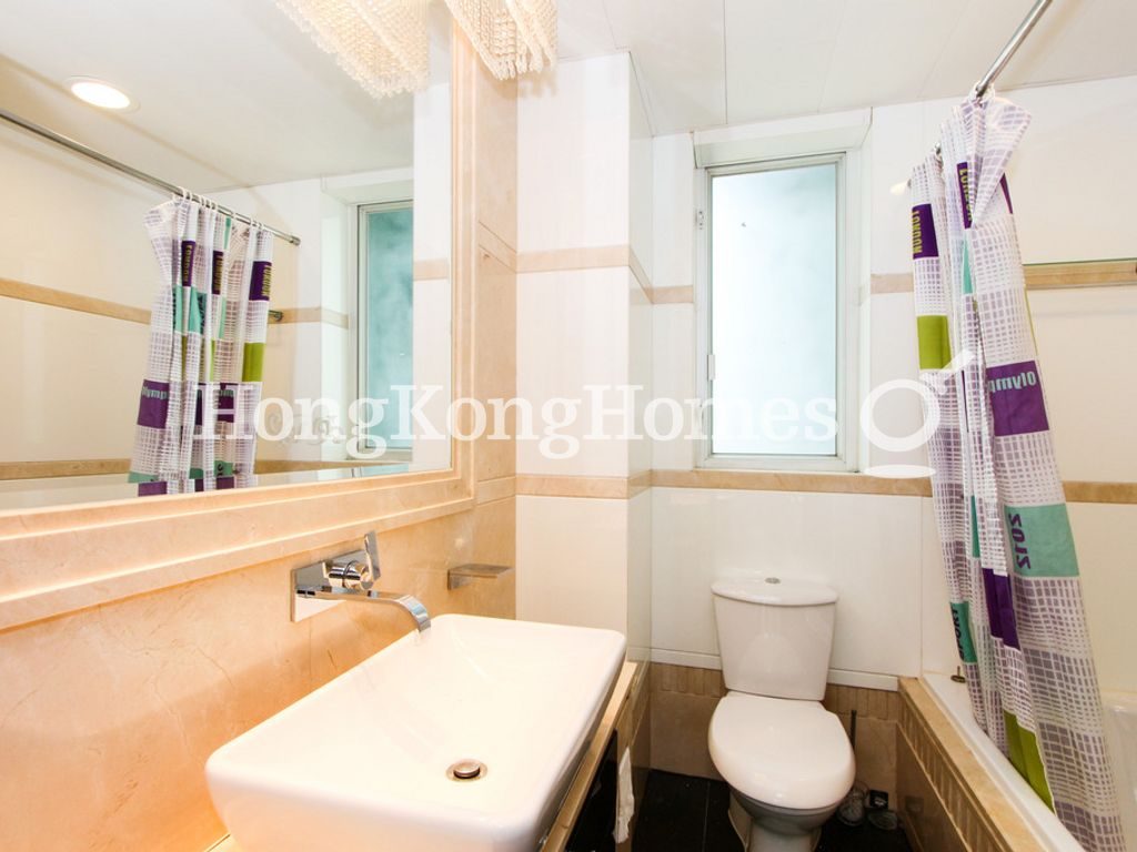 Master Bathroom — The Legend - Block 05, Jardine's Lookout