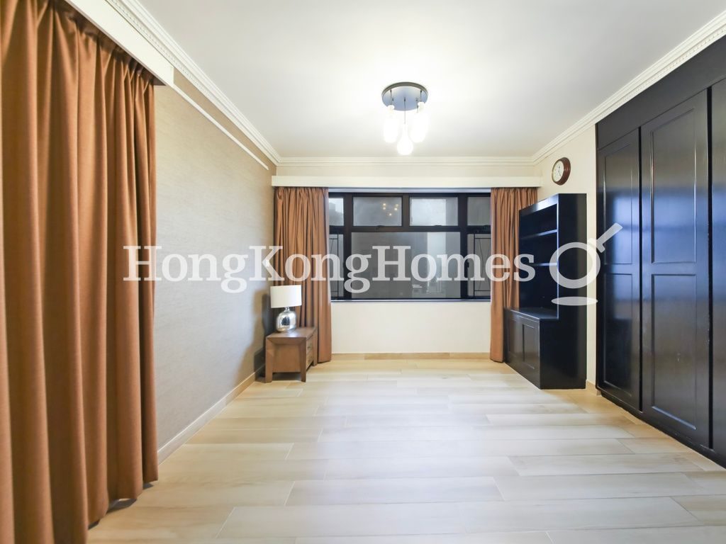 Master Bedroom — Parkway Court - Block B, Mid-levels West