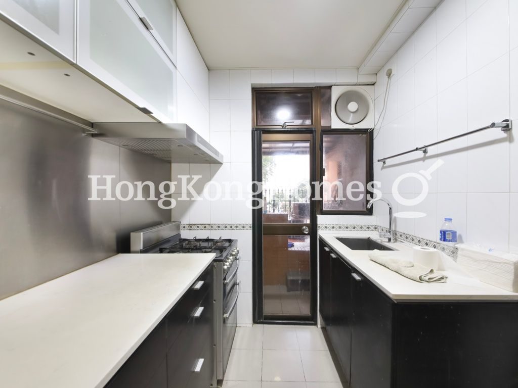 Kitchen — Parkway Court - Block B, Mid-levels West