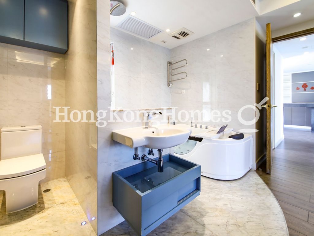 Master Bathroom — The Redhill Peninsula - Block 08, Tai Tam