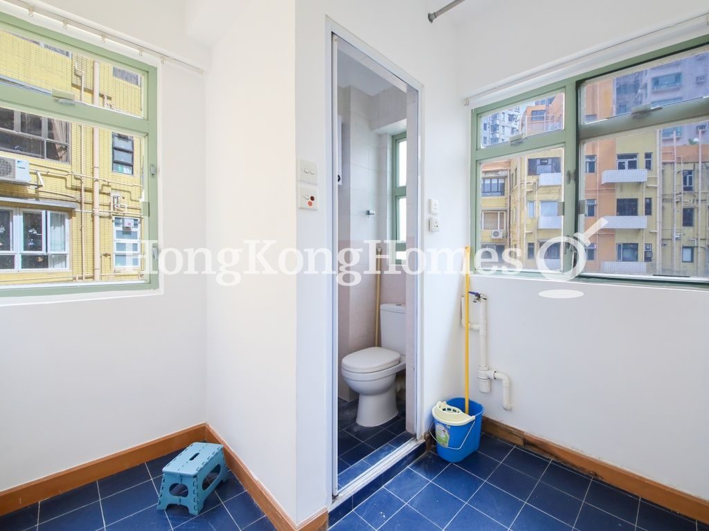 Maid's Room and Washroom — Woodland Gardens - Block E-F, Mid-levels West
