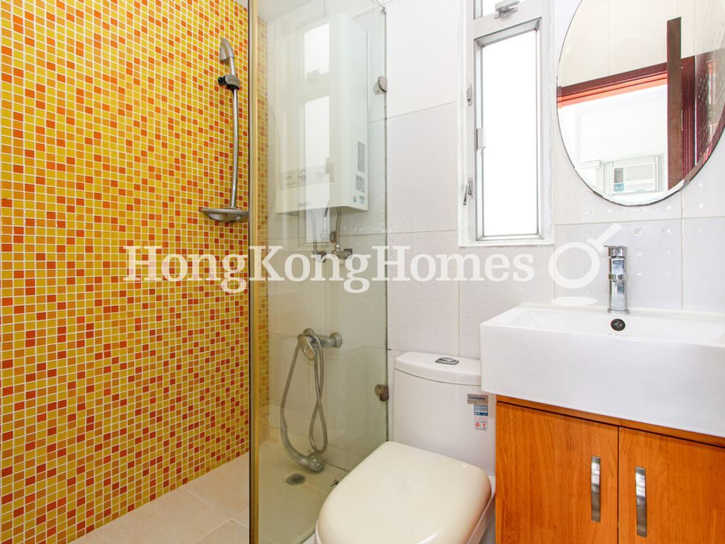 Bathroom — Woodlands Court, Mid-levels West