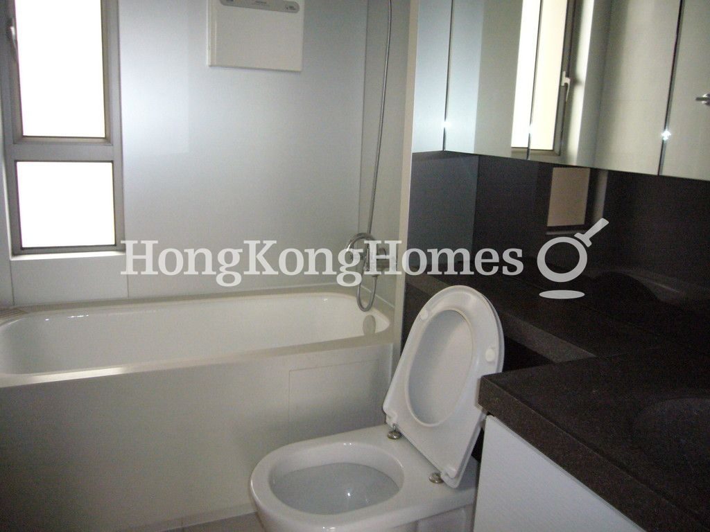 Guest Bathroom — Harbour Pinnacle, Tsim Sha Tsui