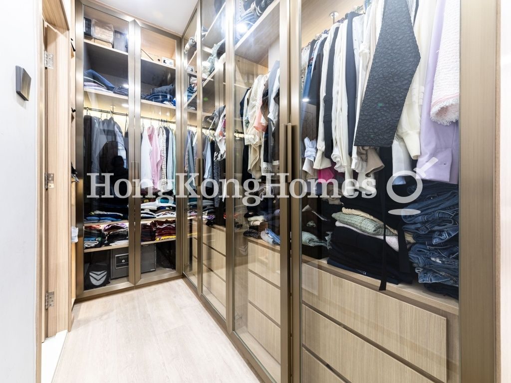 Walk-in Closet in Master Bedroom — Hong Lok Mansion, Mid-levels Central
