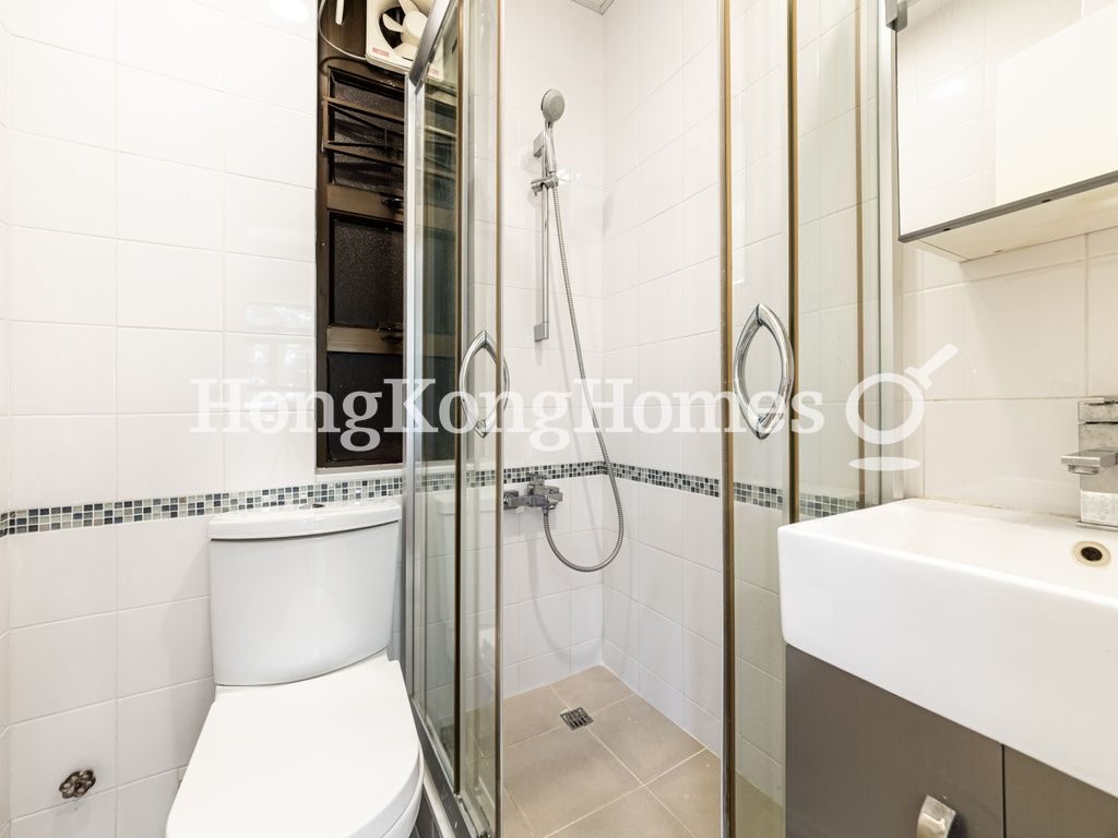 Master Bathroom — Pak Fai Mansion, Mid-levels Central