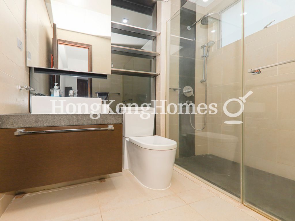 Ensuite Bathroom — J Residence, Wan Chai