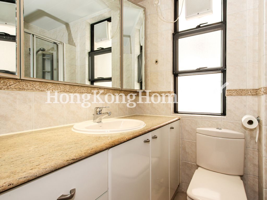 Guest Bathroom — Scenic Heights - Block 01, Mid-levels West