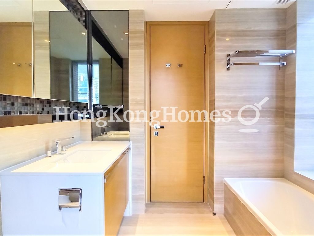Master Bathroom — The Summa - Tower 2, Mid-levels West