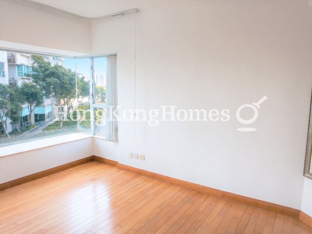 Master Bedroom — The Waterfront - Block 03, Tsim Sha Tsui