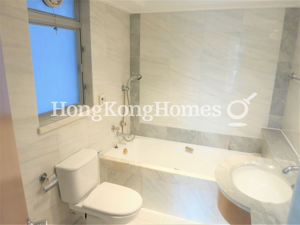 Master Bathroom — The Waterfront - Block 03, Tsim Sha Tsui