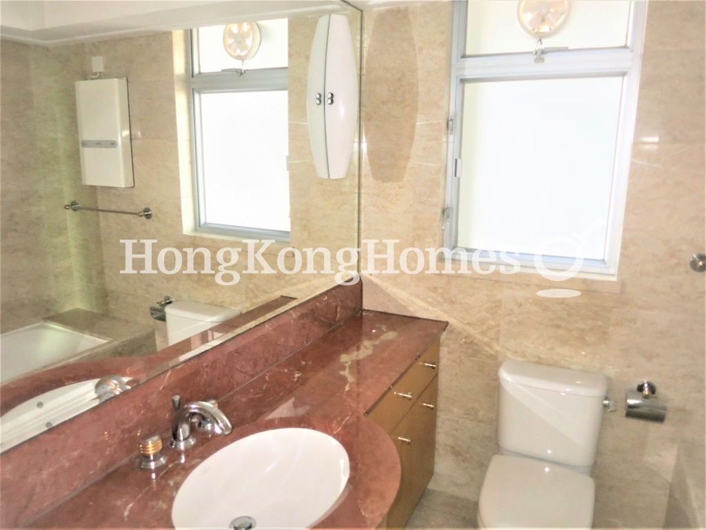Guest Bathroom — The Waterfront - Block 03, Tsim Sha Tsui