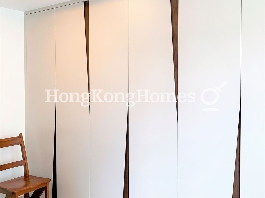 Built-in Wardrobe in Master Bedroom — Taikoo Shing - Banyan Mansion, Taikoo Shing