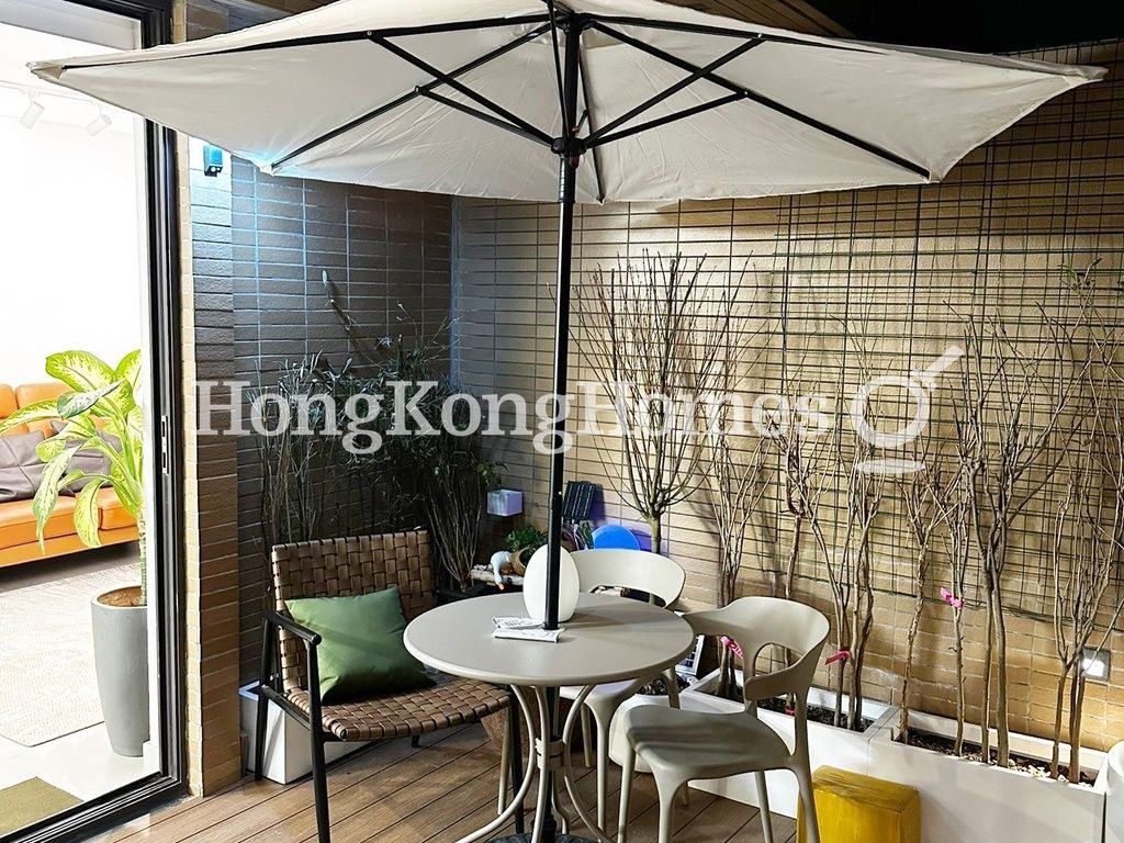Balcony off Living and Dining Room — Chi Fu Fa Yuen Blk H20 Fu Hing Yuen, Pokfulam