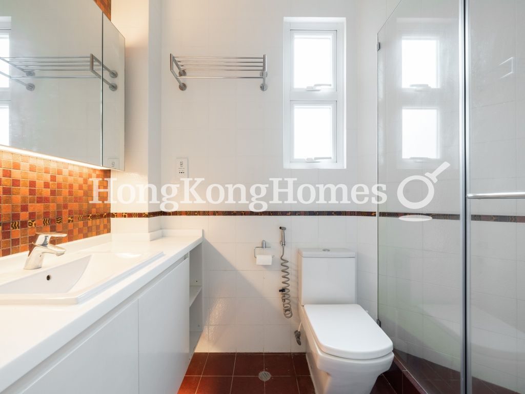 Master Bathroom — Albany Court, Pokfulam