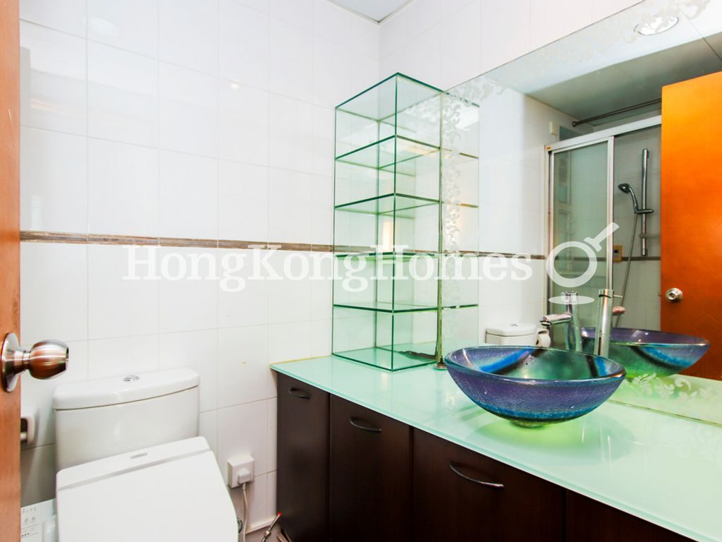 Guest Bathroom — Les Saisons - Tower 01, Le Printemps, Shau Kei Wan