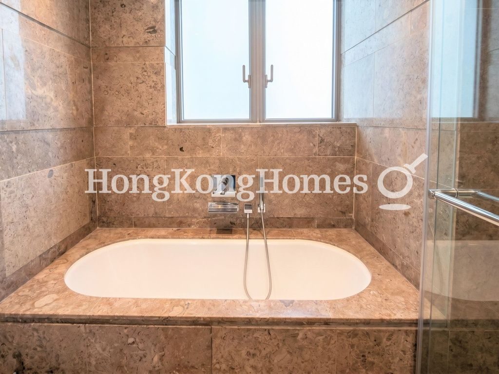 Master Bathroom — Celestial Heights-Phase 2-Celestial Avenue No. 23, Ho Man Tin / Waterloo Road