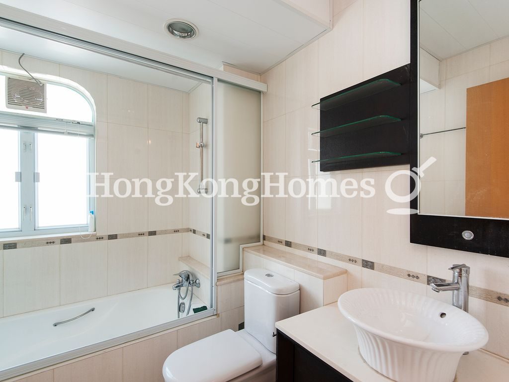 Guest Bathroom — Casa Del Mar, Sai Kung