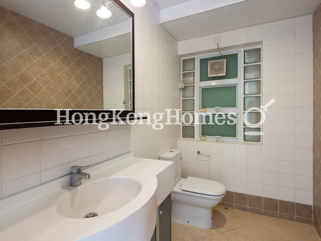 Master Bathroom — Casa Del Mar, Sai Kung
