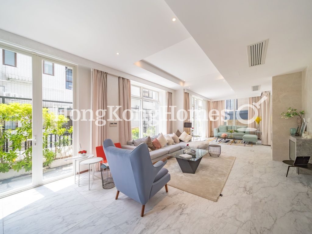 Living Room with outdoor terrace — Murray Bay, Gold Coast