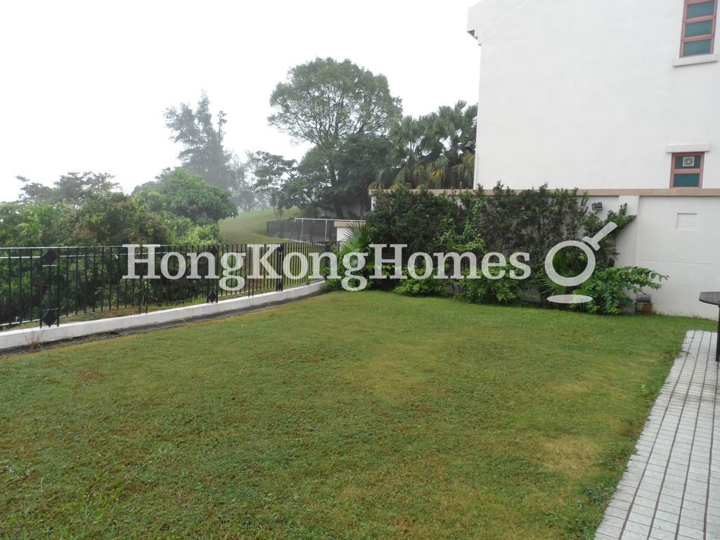Private Garden off Living Room — Phase 7 - Bijou Hamlet - Bijou Drive, Discovery Bay