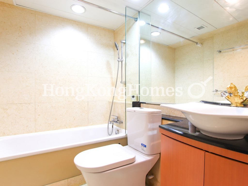 Guest Bathroom — Sky Horizon - Block 01, North Point Hill