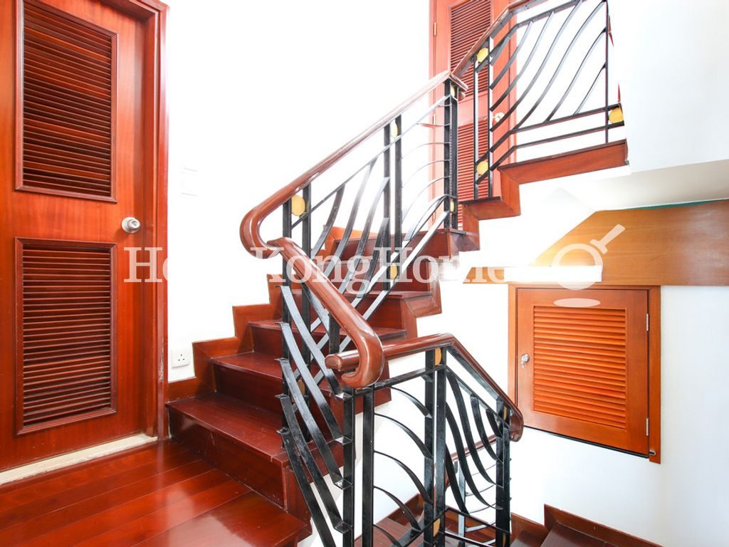 Internal Staircase — Sky Horizon - Block 01, North Point Hill