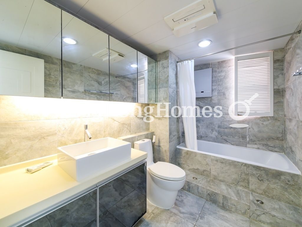 Guest Bathroom — The Broadville, Happy Valley