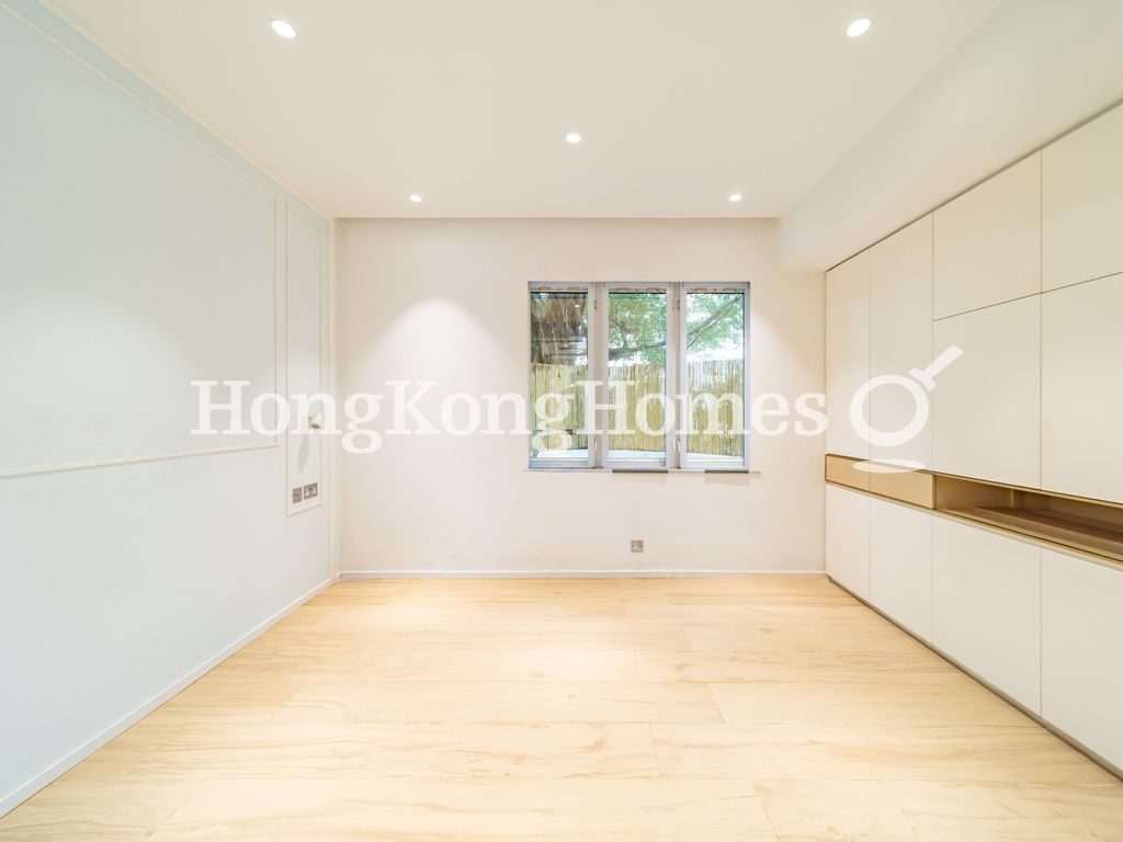 Master Bedroom — Alpha Court, Tai Hang