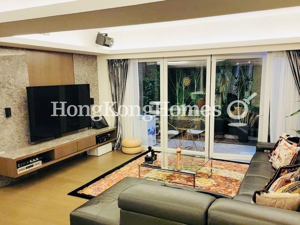Living and Dining Room — Conduit Road, 40, Mid-levels West