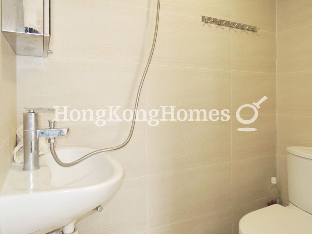 Guest Bathroom — King Cheung Mansions, Happy Valley
