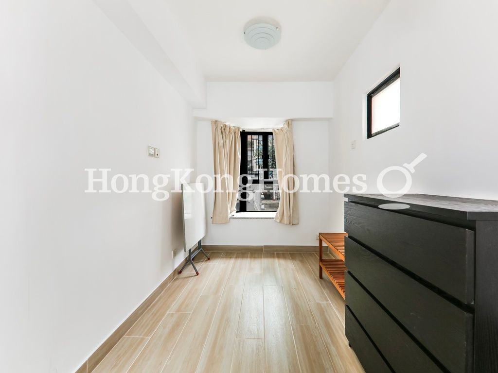 Bedroom — Dawning Height, Central