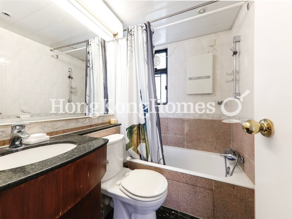 Bathroom — Dawning Height, Central