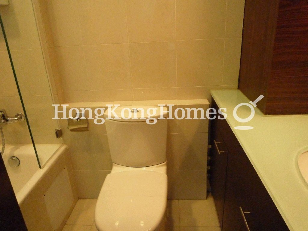 Master Bathroom — Morning Glory Block 1, Shatin / Fo Tan