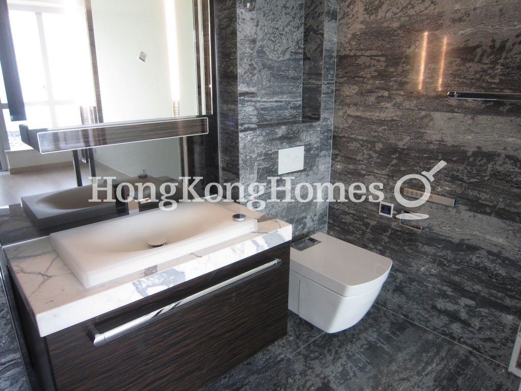 Master Bathroom — Marinella - Tower 9, Wong Chuk Hang
