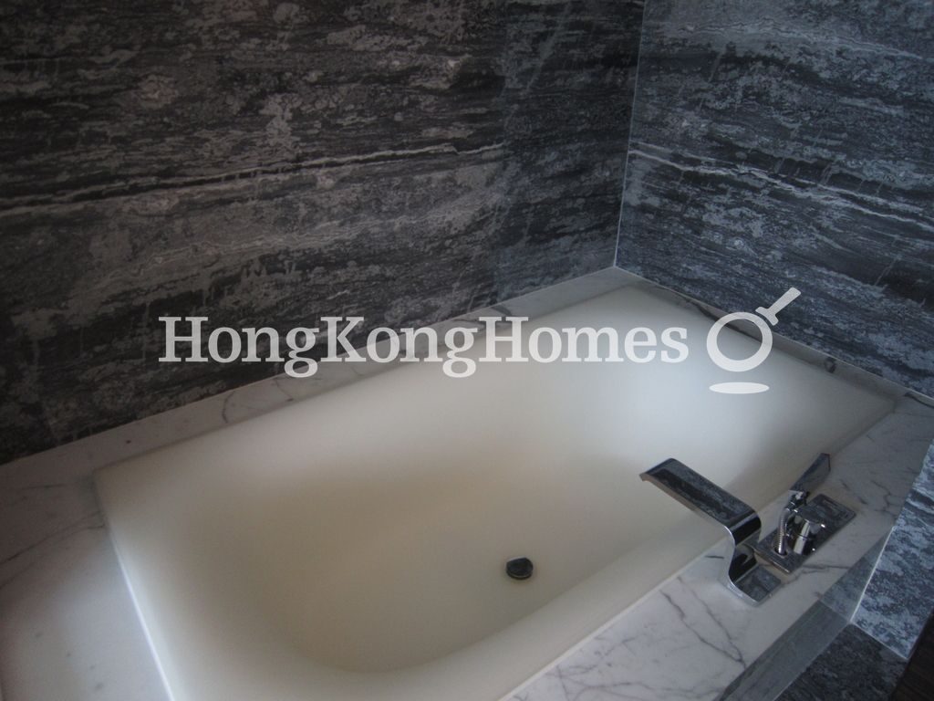 Master Bathroom — Marinella - Tower 9, Wong Chuk Hang