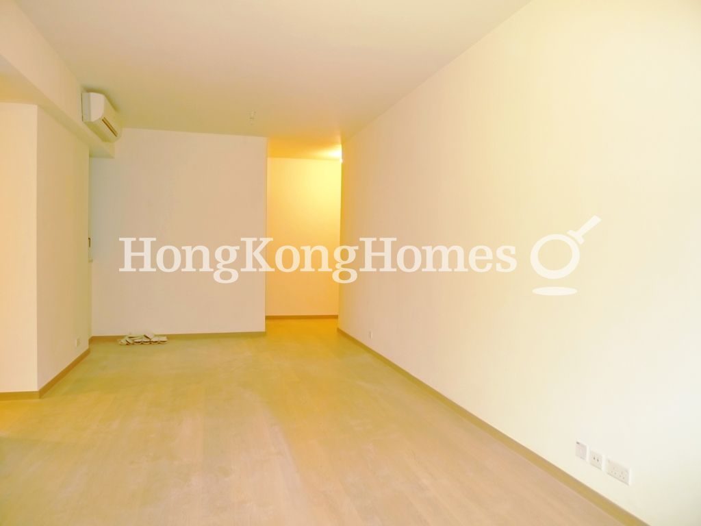 Living and Dining Room — Dragons Range - Court B - Tower 2, Shatin / Fo Tan