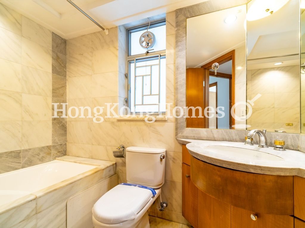 Master Bathroom — The Waterfront - Block 02, Tsim Sha Tsui