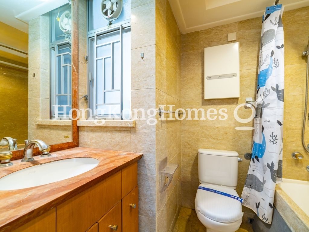 Guest Bathroom — The Waterfront - Block 02, Tsim Sha Tsui