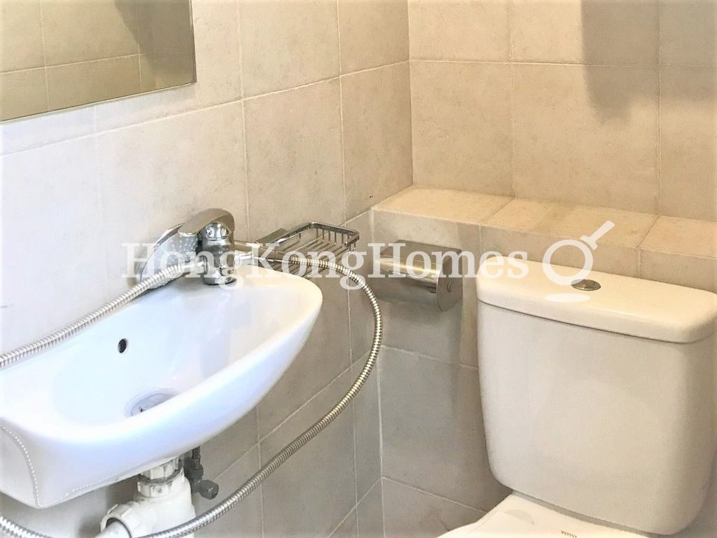 Maid's Washroom — Kingsford Height, Mid-levels West