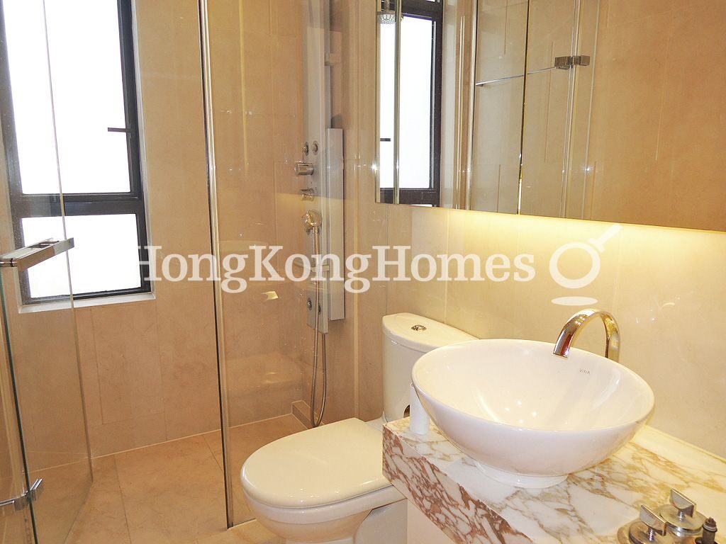 Guest Bathroom — Residence Bel-Air - Phase 06 - Bel-Air No. 8, Tower 2, Pokfulam