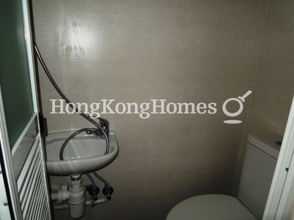 Maid's Washroom — Kadoorie Hill, Ho Man Tin / Waterloo Road
