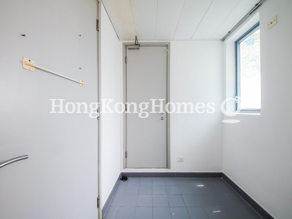 Maid's Room and Washroom — Residence Bel-air - Phase 01, Tower 06, Pokfulam